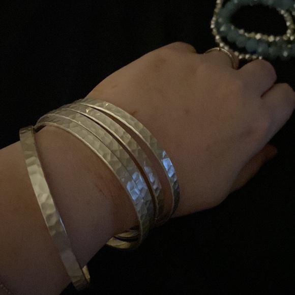 Two sets of bracelets - Picture 4 of 4